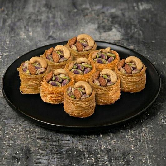 عش ملوكي بالمكسرات